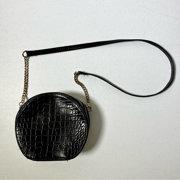 Forever 21 Black Faux Alligator Skin Crossbody Purse - Picture 1 of 14